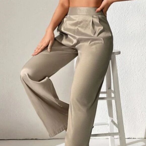 Shein • Backless Halter Top & Wide Leg Pants Resort Outfit - Picture 2 of 4